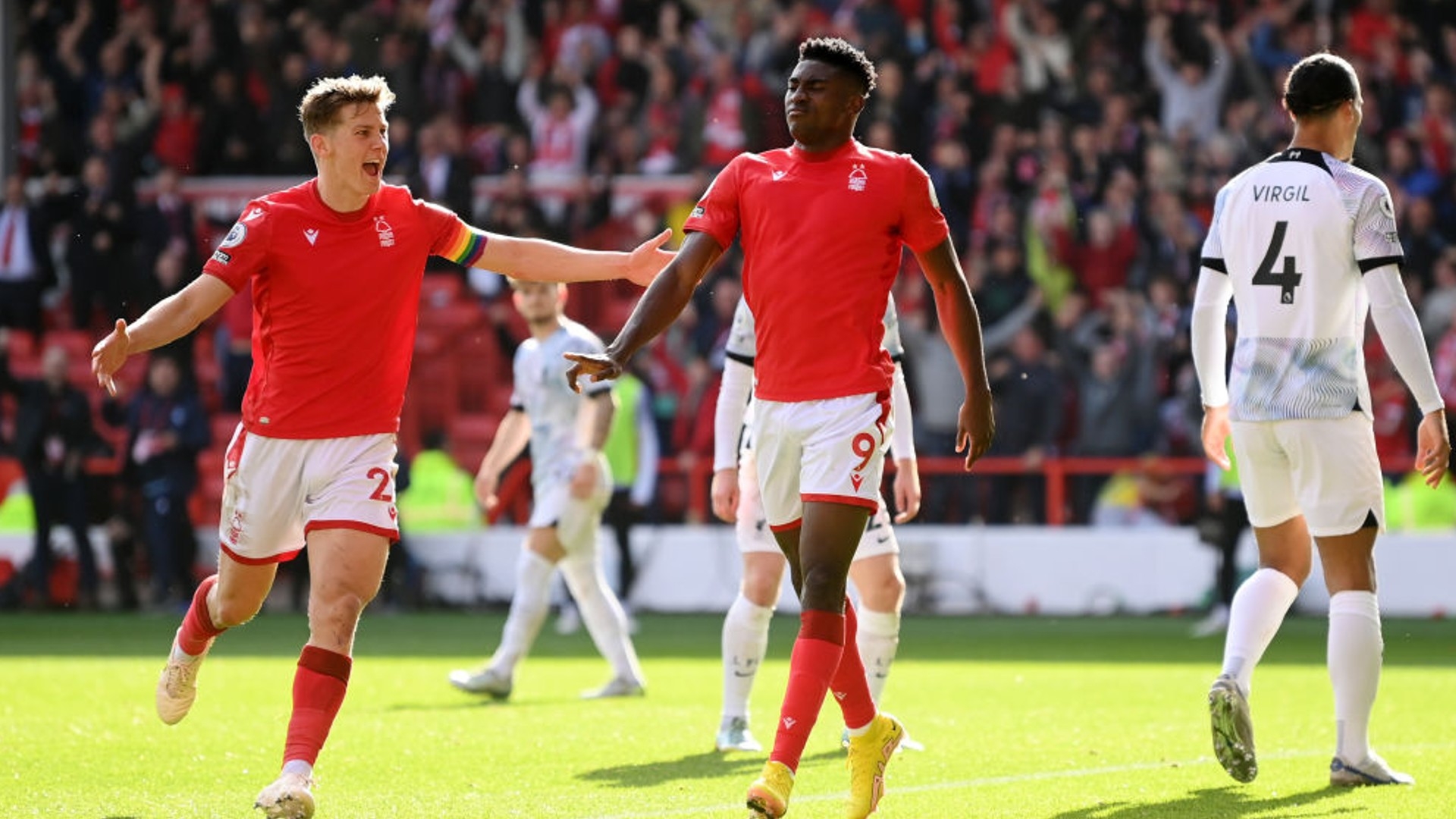 而他目前以 而他目前以